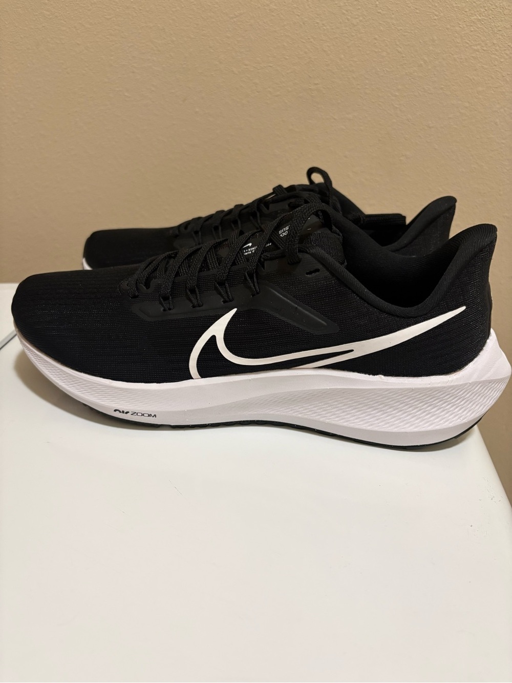 Men’s Nike Air Zoom Pegasus 39 Black & White Running Shoes